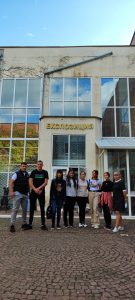 IMG-e42a7a9f6d71948e2474766bbdc41580-V